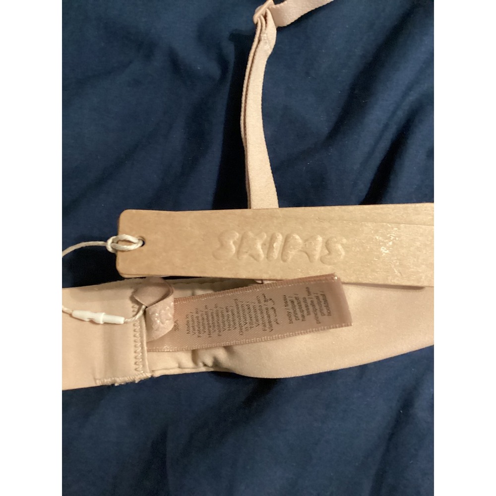 SKIMS Fits Everybody T-Shirt Bra Clay Beige Underwire BA-DEM-9221 NWT 38A - Picture 3 of 4